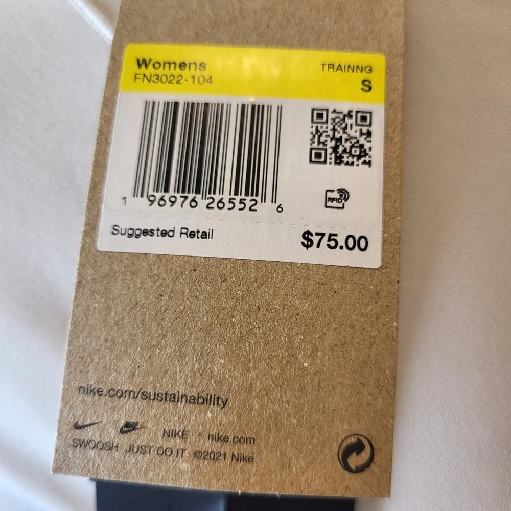 Nike One Dri-Fit Women's Long‎ Sleeve Tight Fit Beige Size Small MSRP $75.00